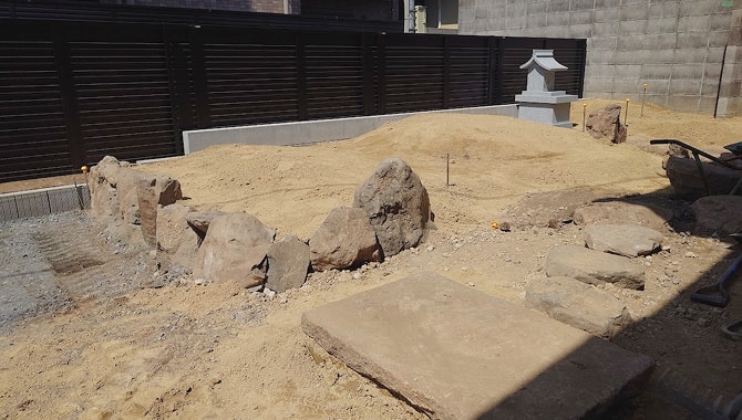 工事中の庭の様子